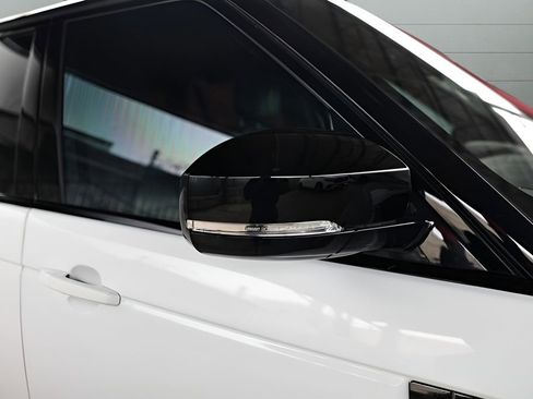 Used 2022 Land Rover Range Rover P525 Westminster Edition image 12