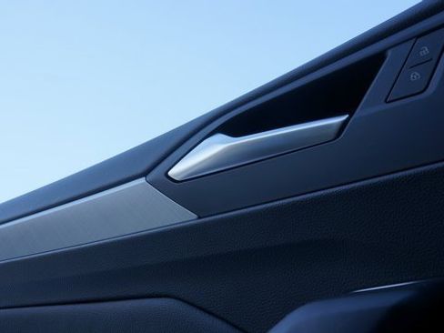 Certified 2023 Volkswagen Jetta SE w/ Panoramic Sunroof Package image 29