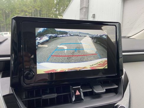 Used 2025 Toyota Corolla LE FWD image 22