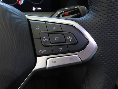 New 2026 Volkswagen Tiguan SE R-Line image 14