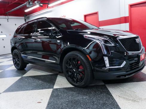 Used 2023 Cadillac XT5 Sportv w/ Technology Package AWD/4WD image 2