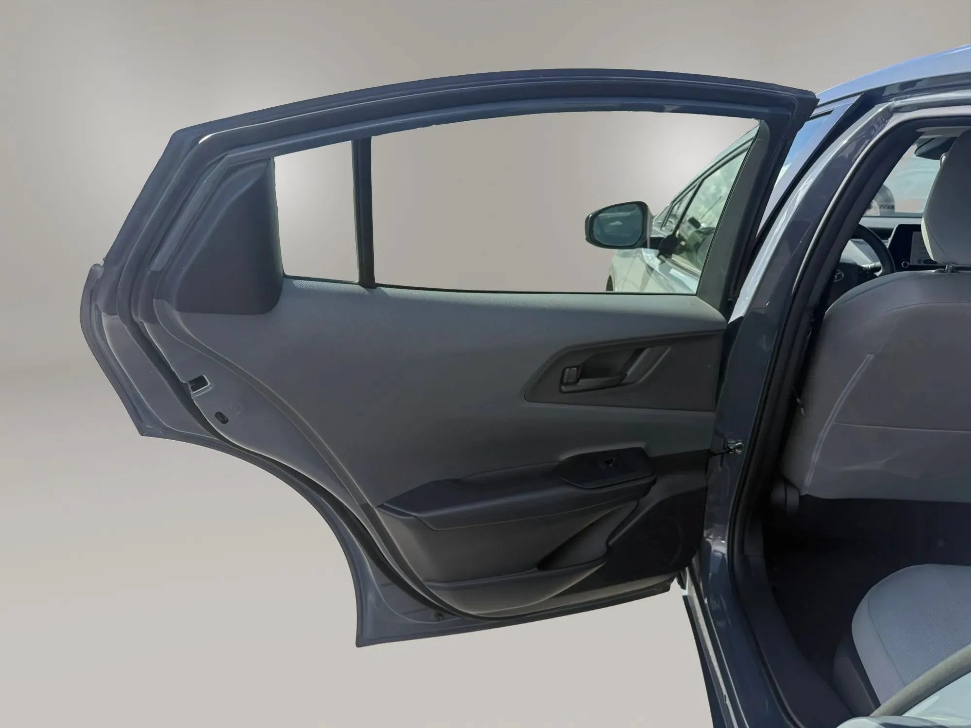 Used 2025 Toyota Prius LE FWD image 20