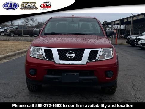 Used 2015 Nissan Frontier SV image 2
