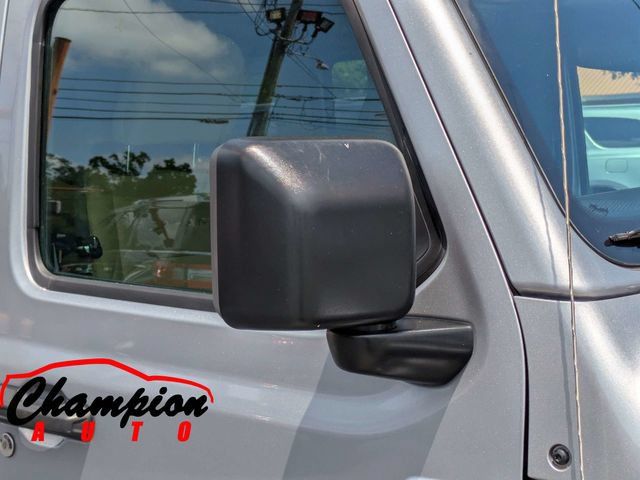 Used 2018 Jeep Wrangler Unlimited Sahara AWD/4WD image 14