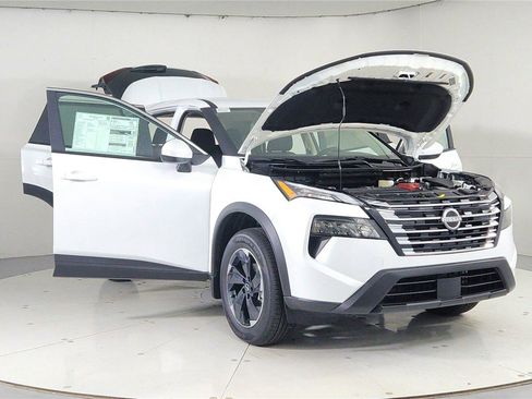 New 2026 Nissan Rogue SV image 9