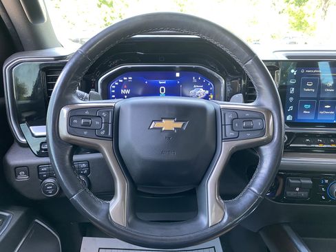 Used 2022 Chevrolet Silverado 1500 High Country w/ High Country Premium Package AWD/4WD image 19