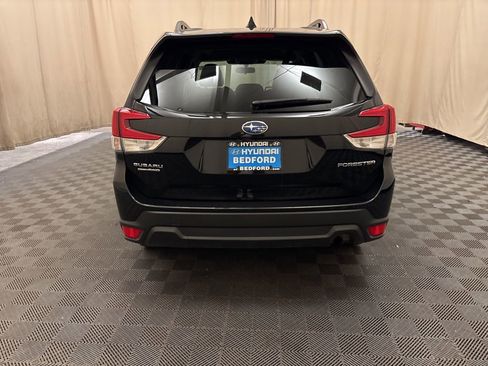 Used 2023 Subaru Forester Premium image 6