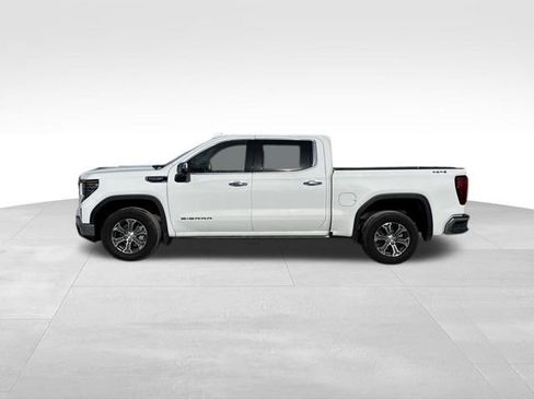 Used 2025 GMC Sierra 1500 SLT image 2