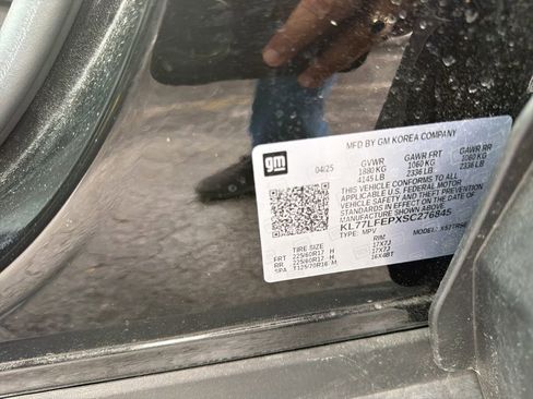 Used 2025 Chevrolet Trax LS FWD image 6