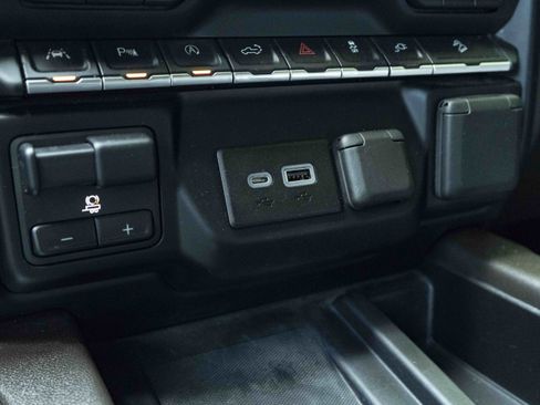 Used 2019 Chevrolet Silverado 1500 LTZ w/ LTZ Texas Edition AWD/4WD image 34