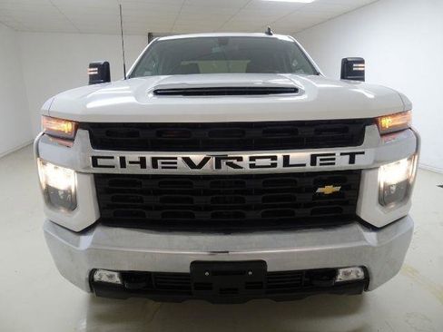 Used 2020 Chevrolet Silverado 2500 LT AWD/4WD image 2