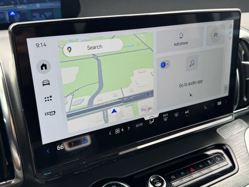 Used 2025 Ford Expedition Platinum image 18