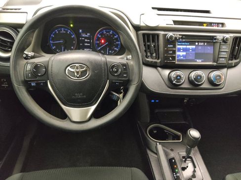 Used 2018 Toyota RAV4 LE image 22