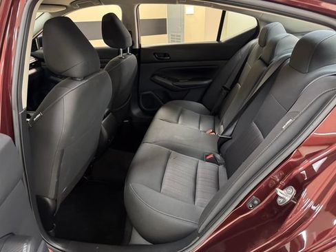 Used 2025 Nissan Altima 2.5 SV FWD image 19