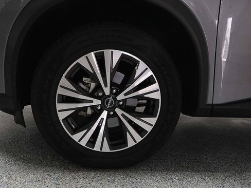 Used 2023 Nissan Rogue SV FWD image 5