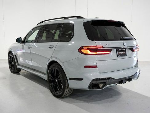 Used 2023 BMW X7 xDrive40i w/ Executive Package image 3