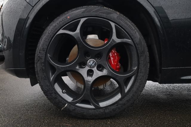 New 2025 Alfa Romeo Stelvio Sprint AWD/4WD image 6