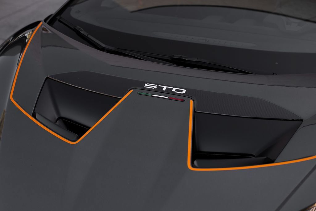 Used 2023 Lamborghini Huracan STO RWD image 6