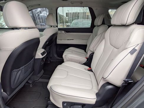 Used 2024 Hyundai Palisade Calligraphy image 13