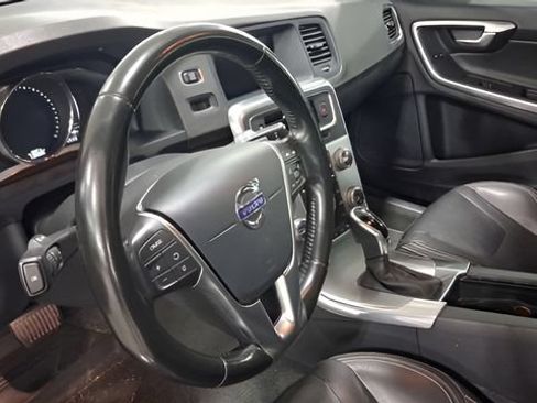 Used 2018 Volvo V60 T5 Dynamic w/ Vision Package FWD image 25