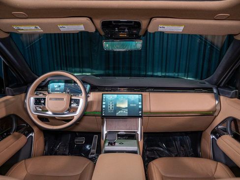Used 2024 Land Rover Range Rover Long Wheelbase SE image 30