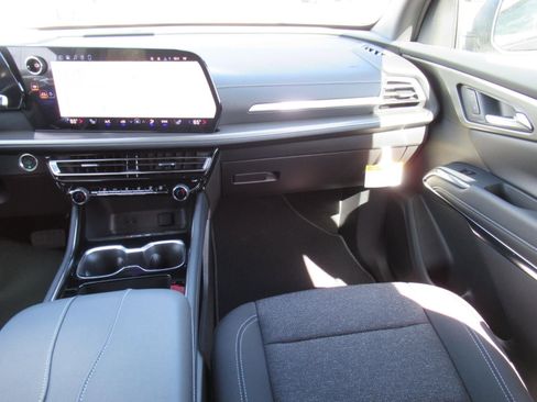 New 2026 Chevrolet Traverse LT w/ Driver Confidence Package FWD image 13