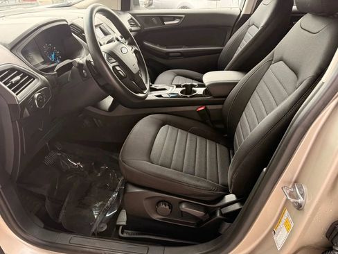Used 2017 Ford Edge SE image 11
