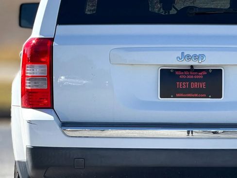 Used 2016 Jeep Patriot High Altitude image 14