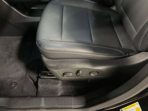 Used 2024 Chevrolet Traverse LT AWD/4WD image 25