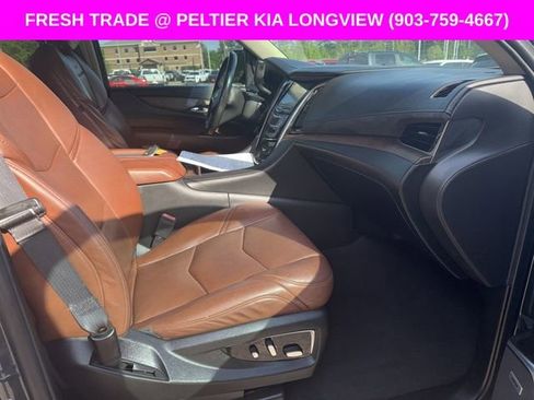 Used 2019 Cadillac Escalade Premium Luxury RWD image 10