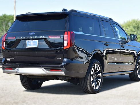 Used 2025 Ford Expedition Max Platinum w/ Driver's Package AWD/4WD image 7