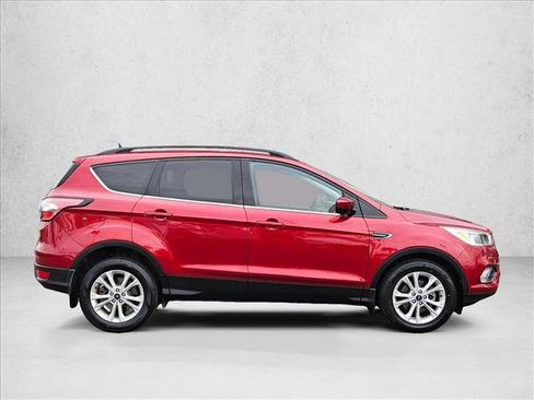Used 2018 Ford Escape SE w/ SE Sync 3 Package image 4