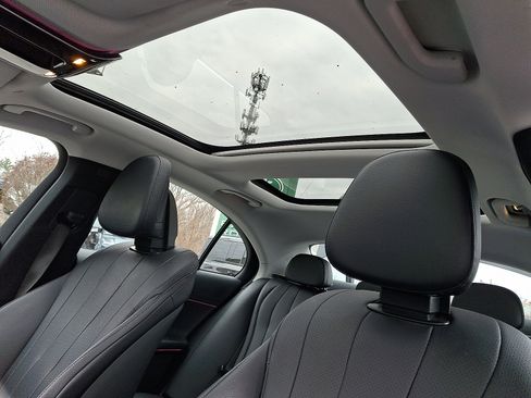 Used 2024 Mercedes-Benz E 350 4MATIC Sedan image 11