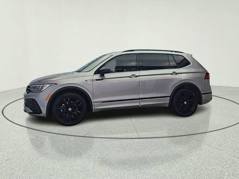 Used 2022 Volkswagen Tiguan SE R-Line FWD image 3