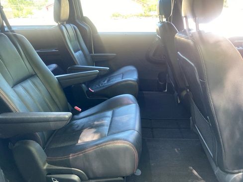 Used 2017 Dodge Grand Caravan GT FWD image 22
