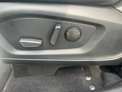 Used 2020 Ford Explorer XLT w/ Equipment Group 202A AWD/4WD image 12