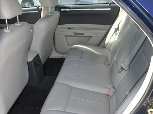 Used 2005 Chrysler 300 Touring w/ Sound Group RWD image 18