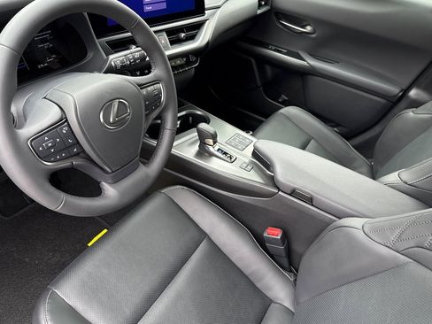 New 2026 Lexus UX 300h FWD image 4