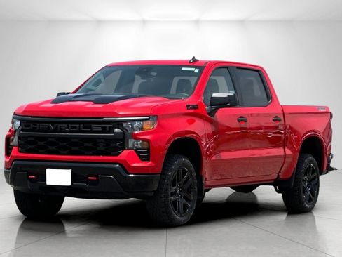 Used 2023 Chevrolet Silverado 1500 Custom Trail Boss w/ LPO, Dark Essentials Package AWD/4WD image 7