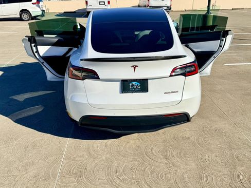 Used 2022 Tesla Model Y Long Range AWD/4WD image 33