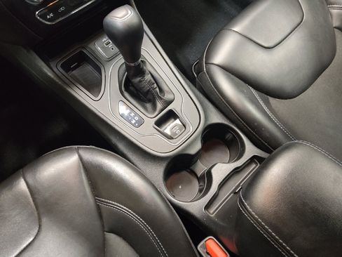 Used 2019 Jeep Cherokee Latitude Plus image 26