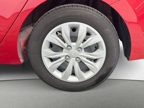 Certified 2022 Hyundai Accent SE image 26