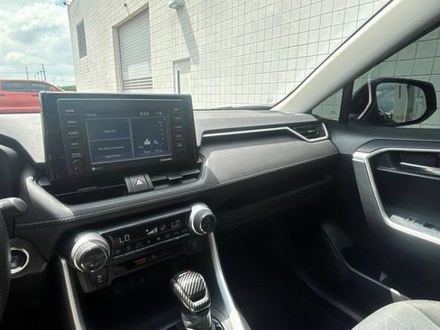 Used 2020 Toyota RAV4 XLE FWD image 15