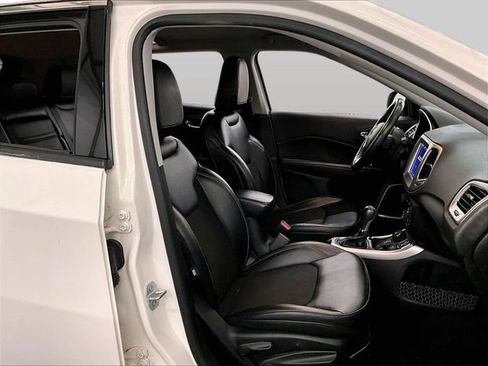 Used 2018 Jeep Compass Latitude w/ Popular Equipment Group AWD/4WD image 8