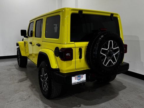 Used 2024 Jeep Wrangler Unlimited Sahara w/ Technology Group AWD/4WD image 36