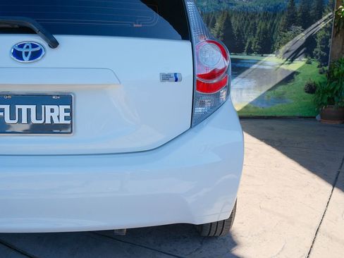 Used 2014 Toyota Prius C Three FWD image 38
