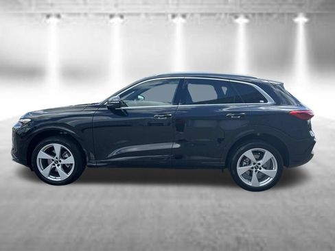Used 2025 Audi Q5 Premium Plus w/ Premium Plus AWD/4WD image 2