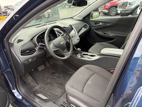 Used 2019 Chevrolet Malibu LT w/ Driver Confidence Package FWD image 9