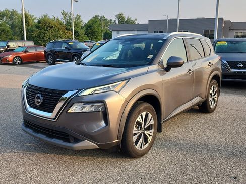 Used 2023 Nissan Rogue SV w/ SV Premium B Package AWD/4WD image 3