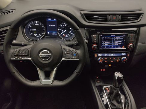 Used 2019 Nissan Rogue SV w/ Premium Package image 22